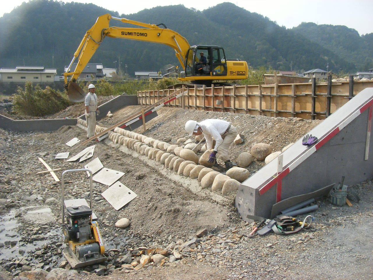 水口建設、棚村