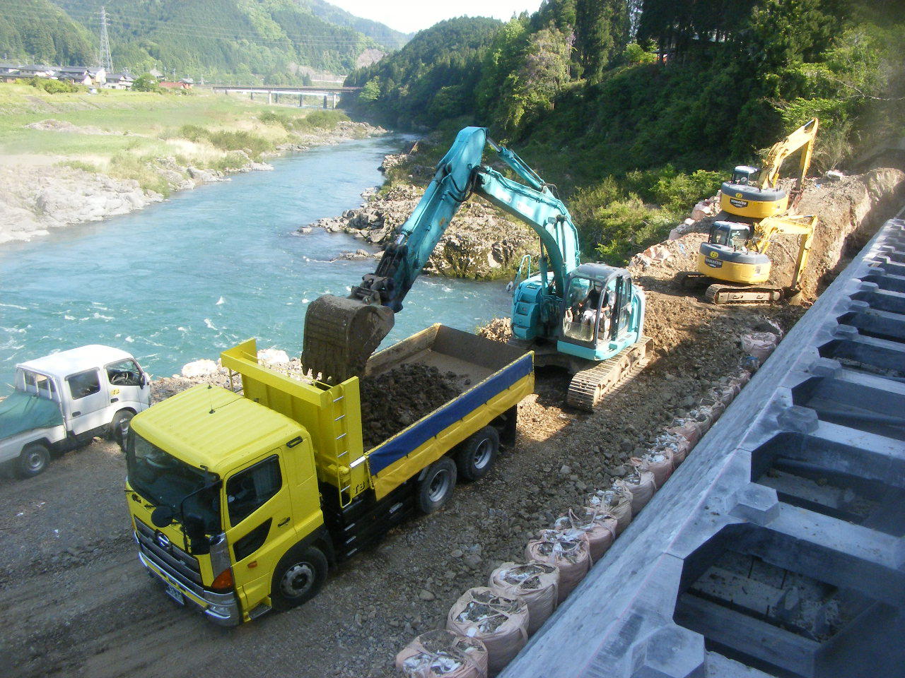 水口建設、くじ本