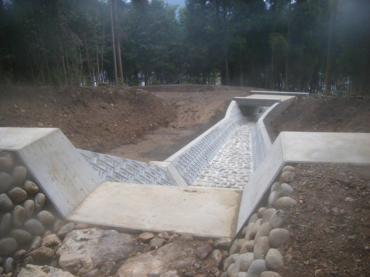 水口建設、杉原井戸上谷
