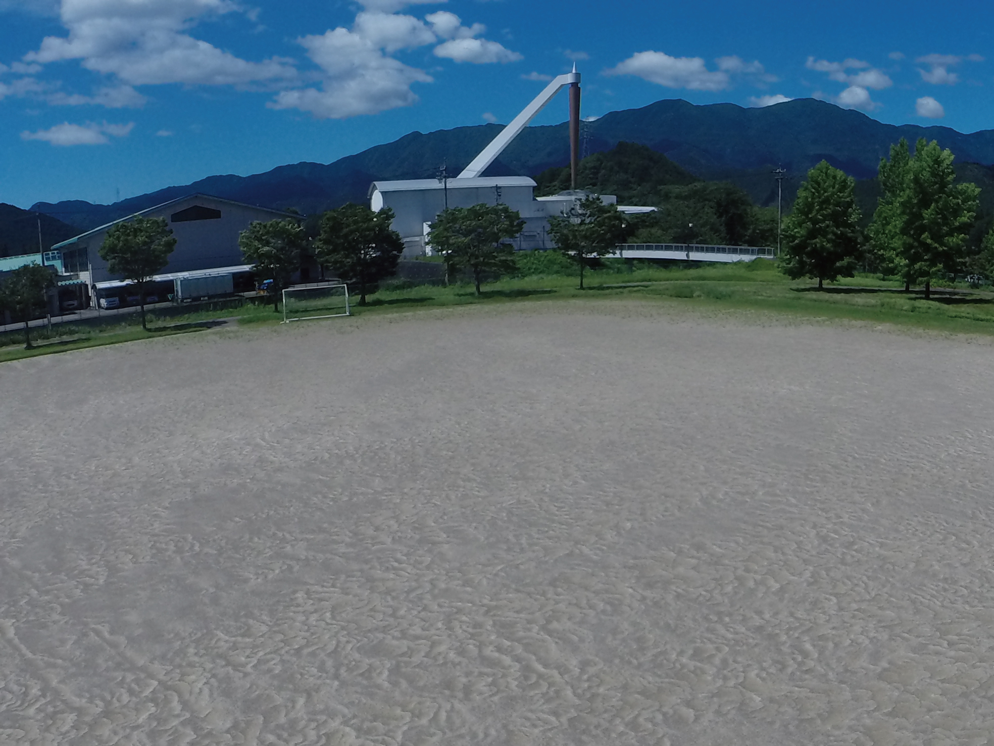 水口建設、人工芝