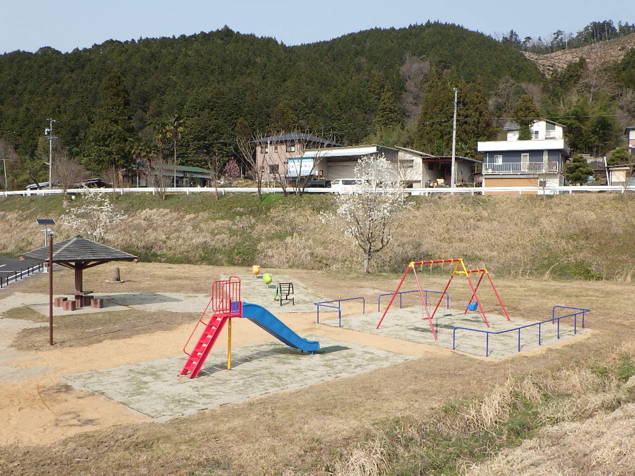 水口建設、遊具